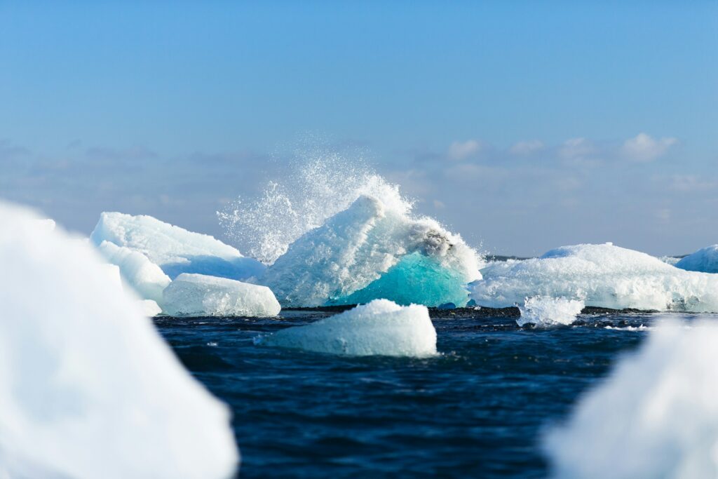 How Does An Ice Maker Know When To Make Ice?