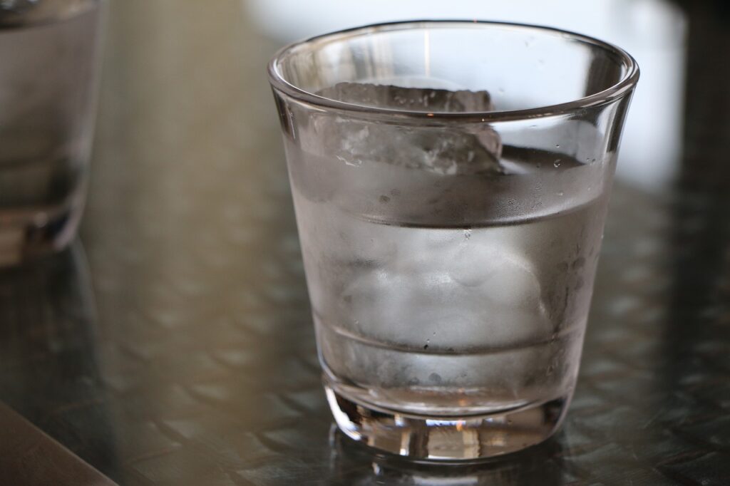 How To Make Clear Ice Cubes In The UK?